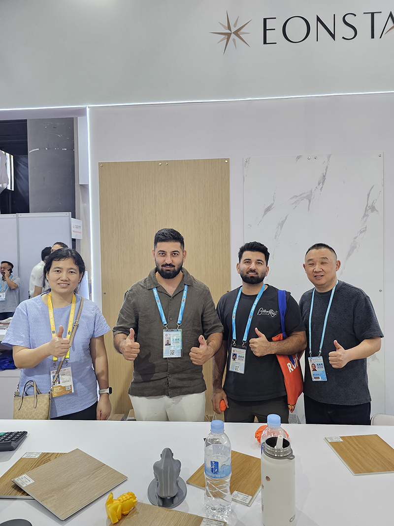 embracing-global-trade-with-smart-manufacturing-premium-quality-utop-flooring-successfully-attends-the-139th-canton-fair-11.jpg