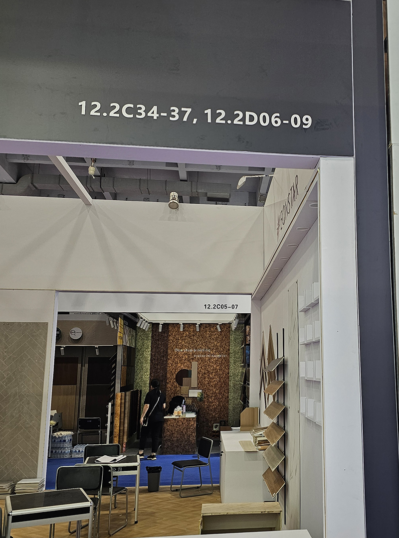 embracing-global-trade-with-smart-manufacturing-premium-quality-utop-flooring-successfully-attends-the-139th-canton-fair-5.jpg
